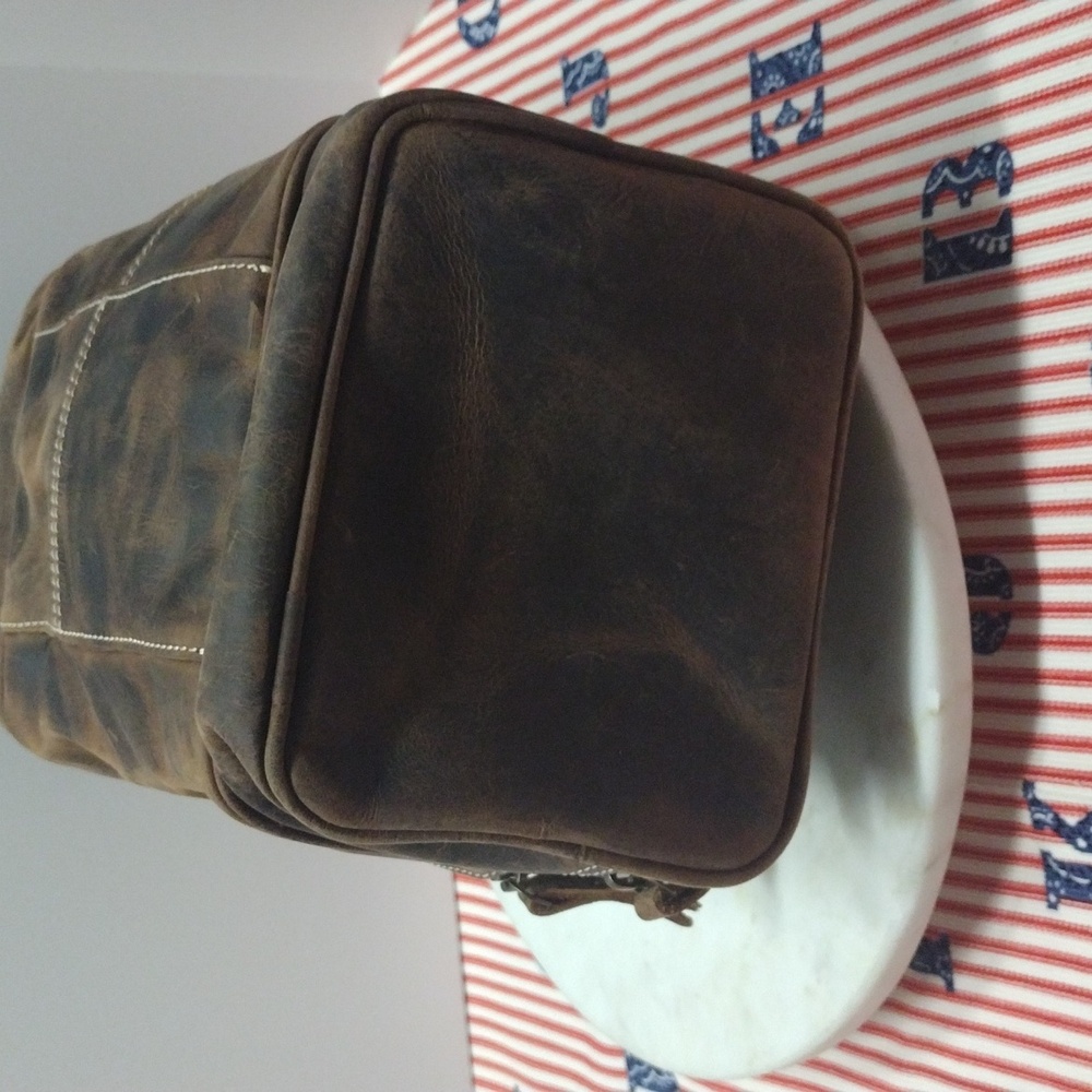 SNO Brown Multiple Zipper Pockets Leather Bag with Handle - Picture 7 of 16